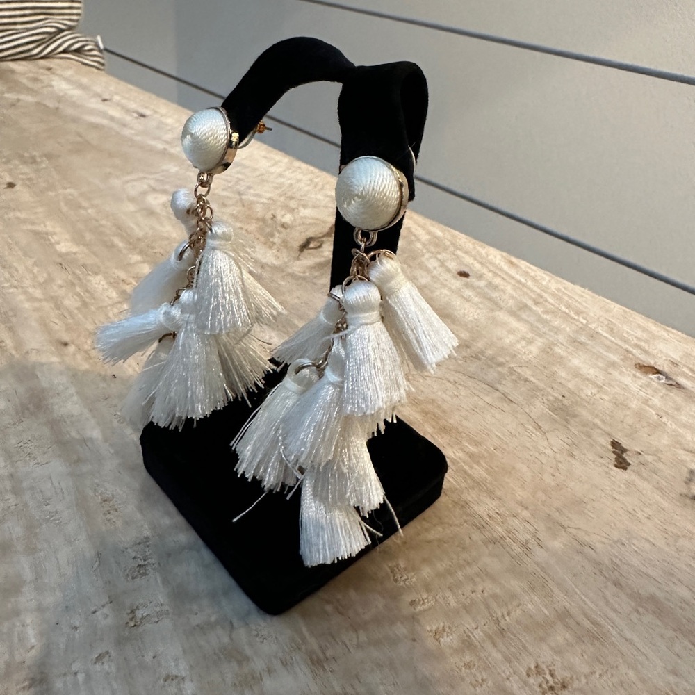 White Gold Tassel Statement Earring Xhilaration Fringe Drop Earring Coastal Chic - Picture 4 of 4